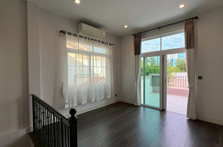 House with Shared Pool in Bangnatrad : Nantawan Bangna Km.7 